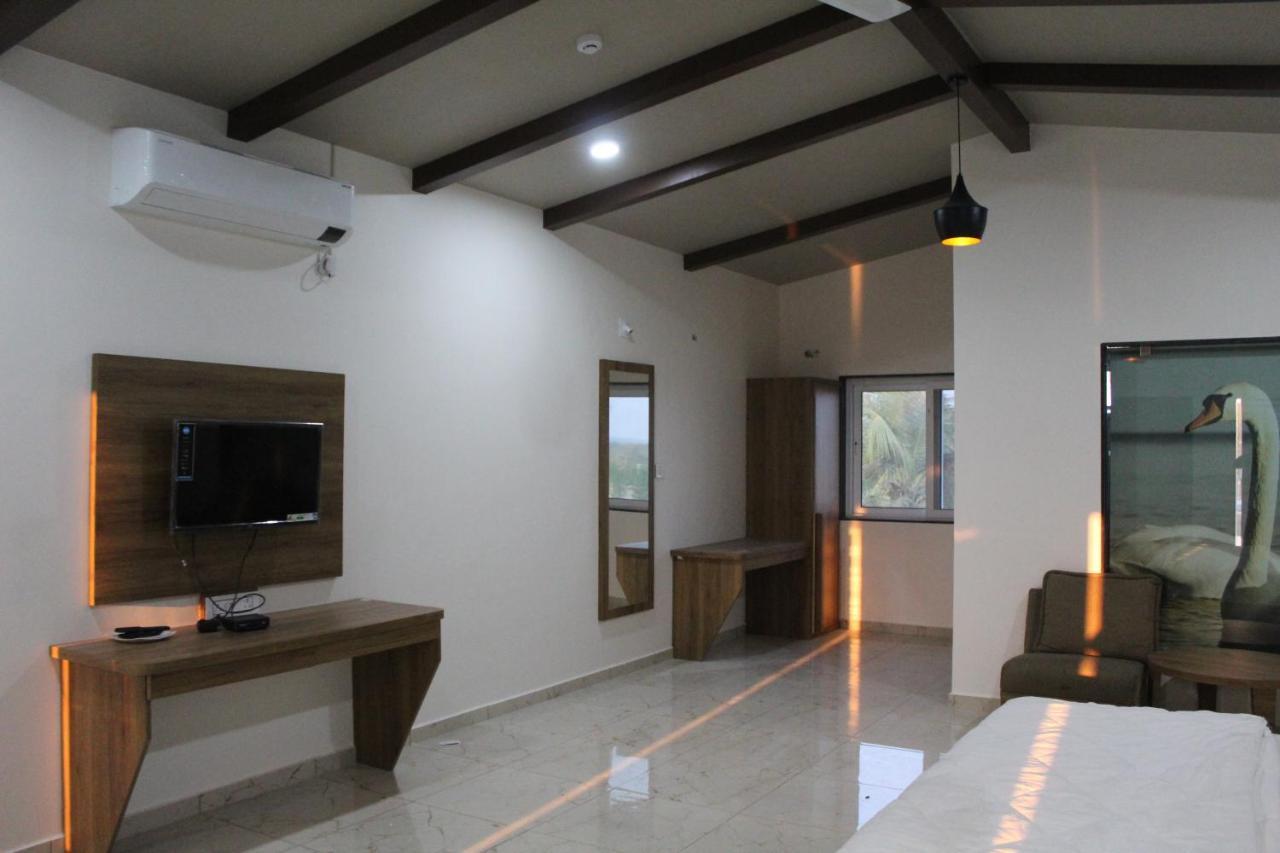 Flamingo Club And Resort Una 3 Km Away From Diu Check Post Esterno foto
