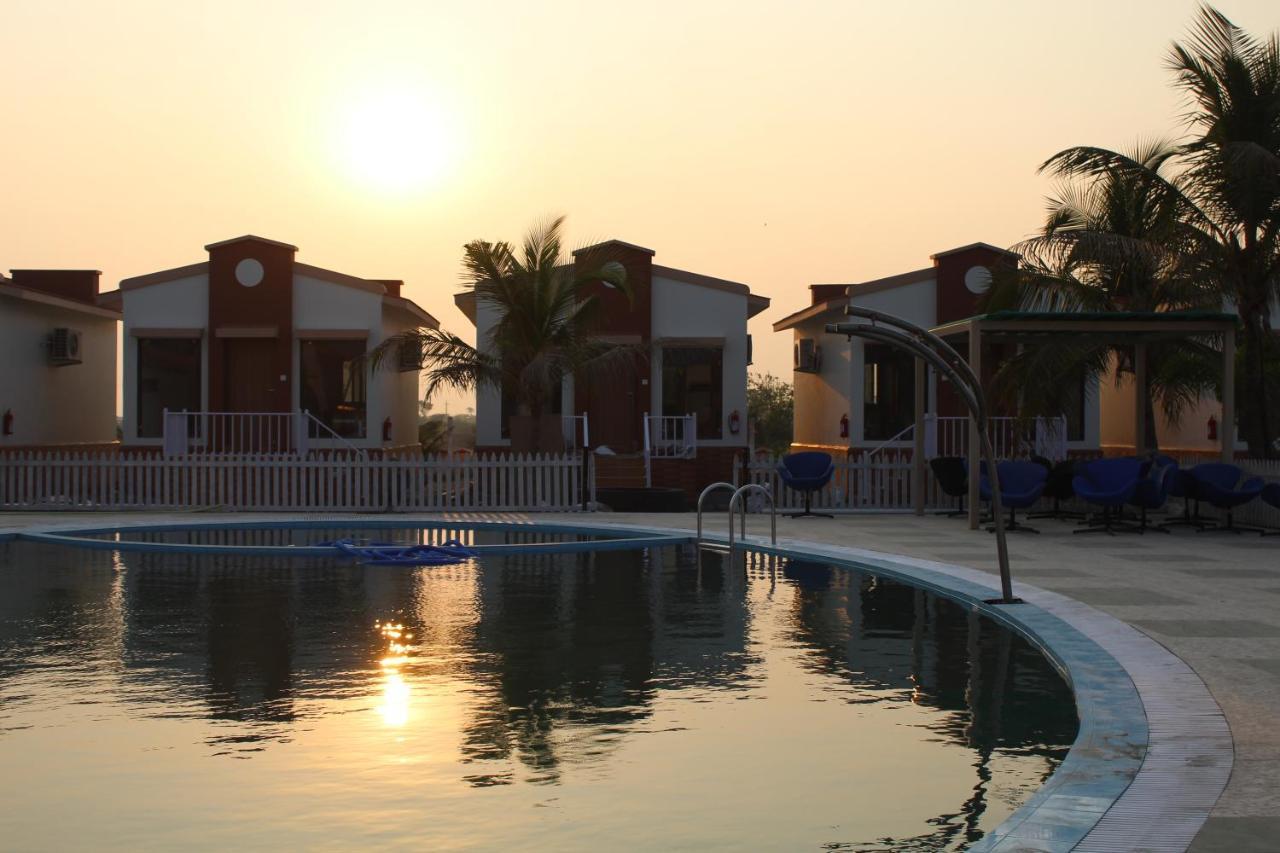 Flamingo Club And Resort Una 3 Km Away From Diu Check Post Esterno foto