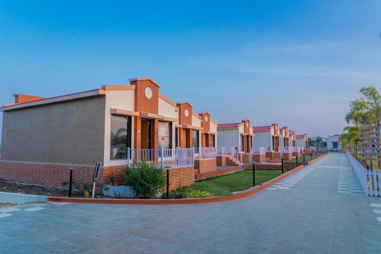 Flamingo Club And Resort Una 3 Km Away From Diu Check Post Esterno foto